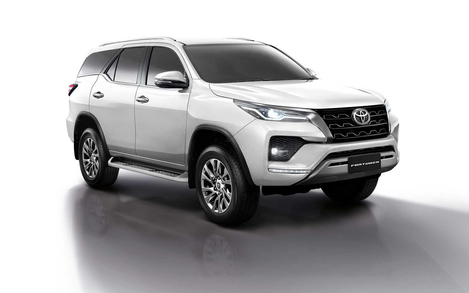 Toyota Fortuner  2 4V 2022  SUV Drive